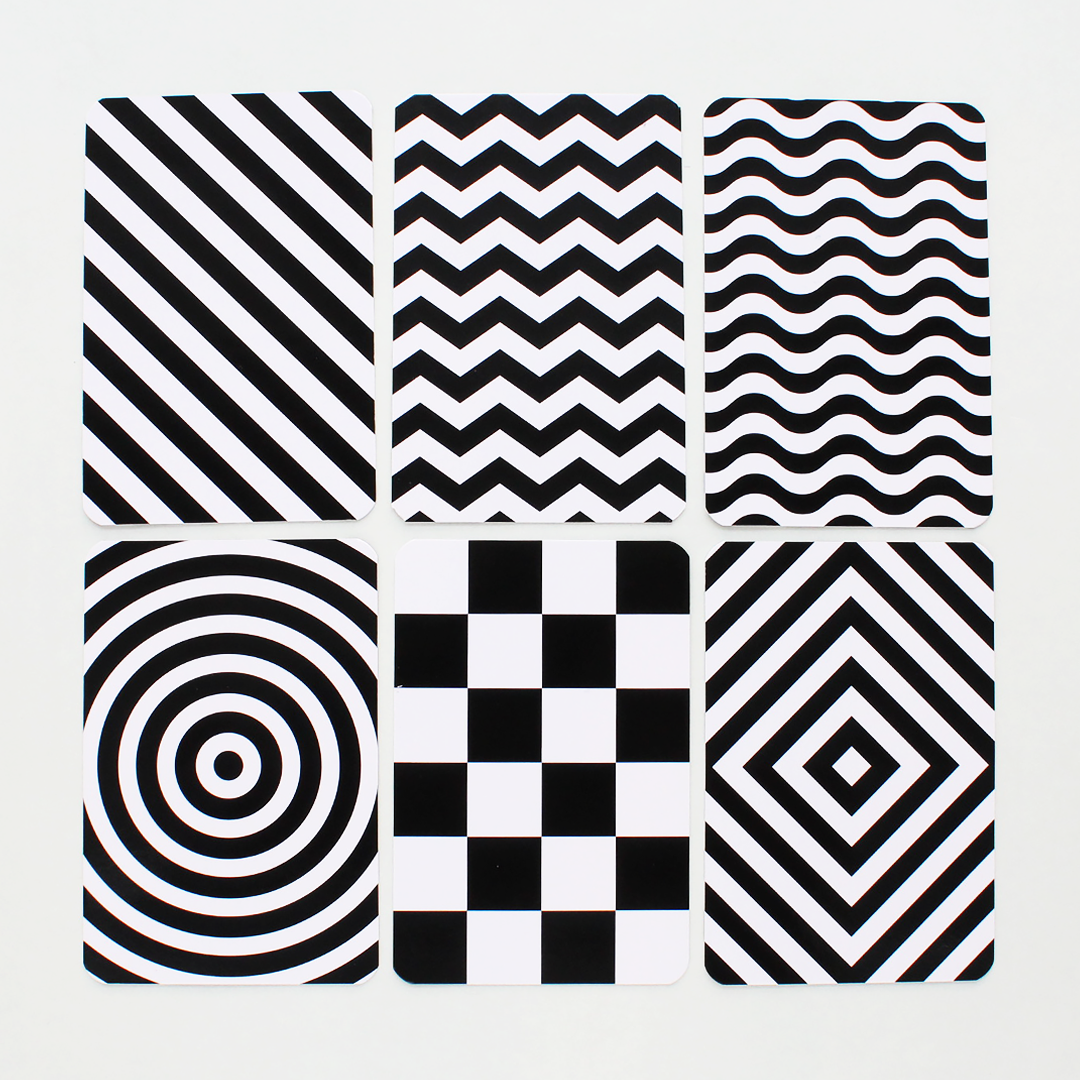 Six flash cards displaying shapes: square, star, pentagon, circle, heart, triangle